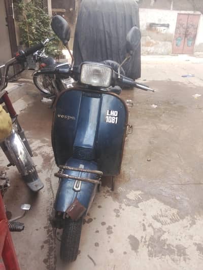 vespa scooter for sell good condition
