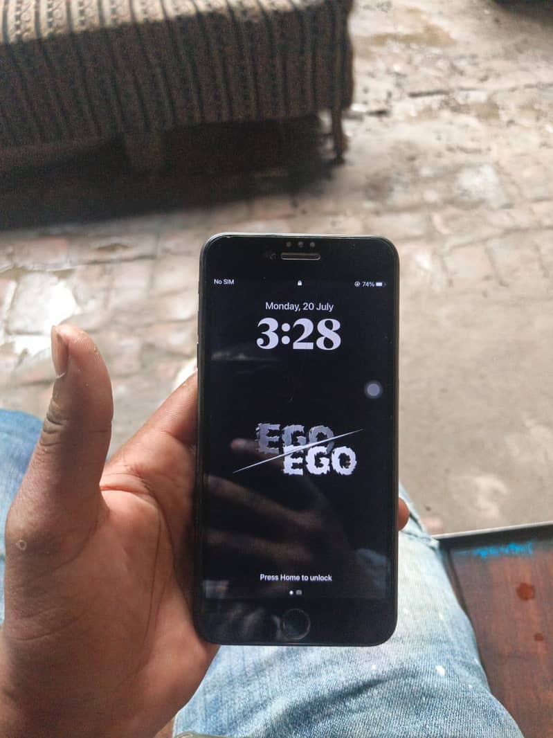 Apple iPhone 8 Plus 0