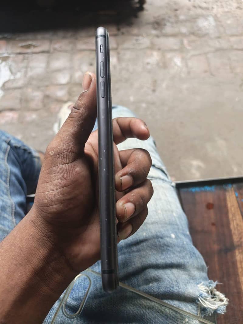 Apple iPhone 8 Plus 1