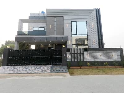 Ideally Located House For Sale In Formanites Housing Scheme - Block N Available