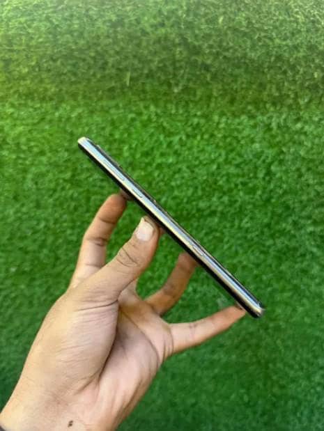 Sharp Aquos R3 2
