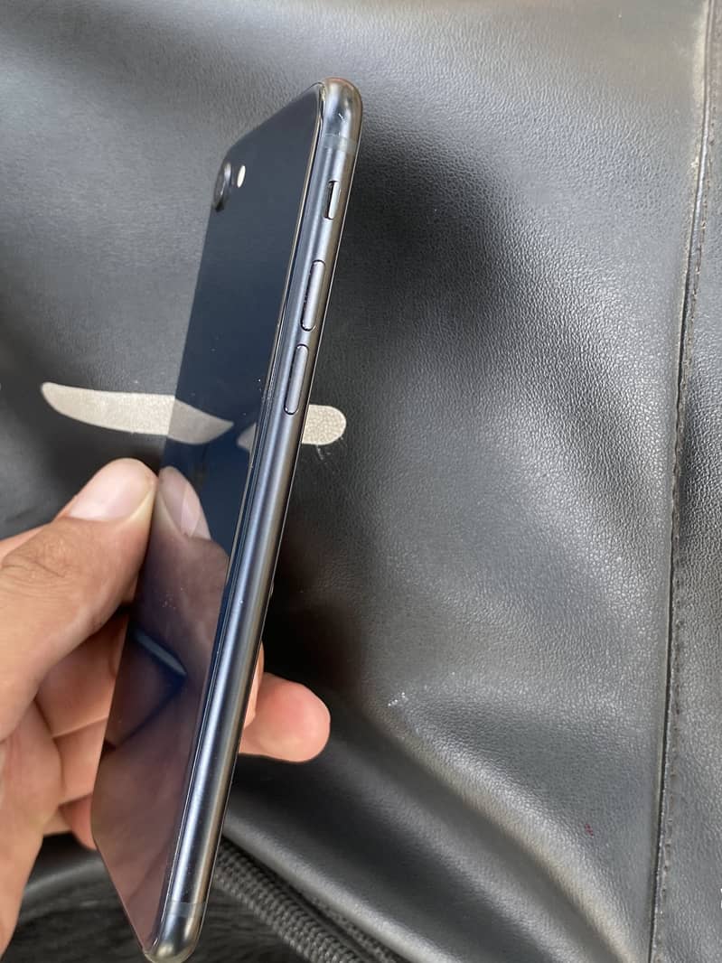 Apple iPhone SE 3