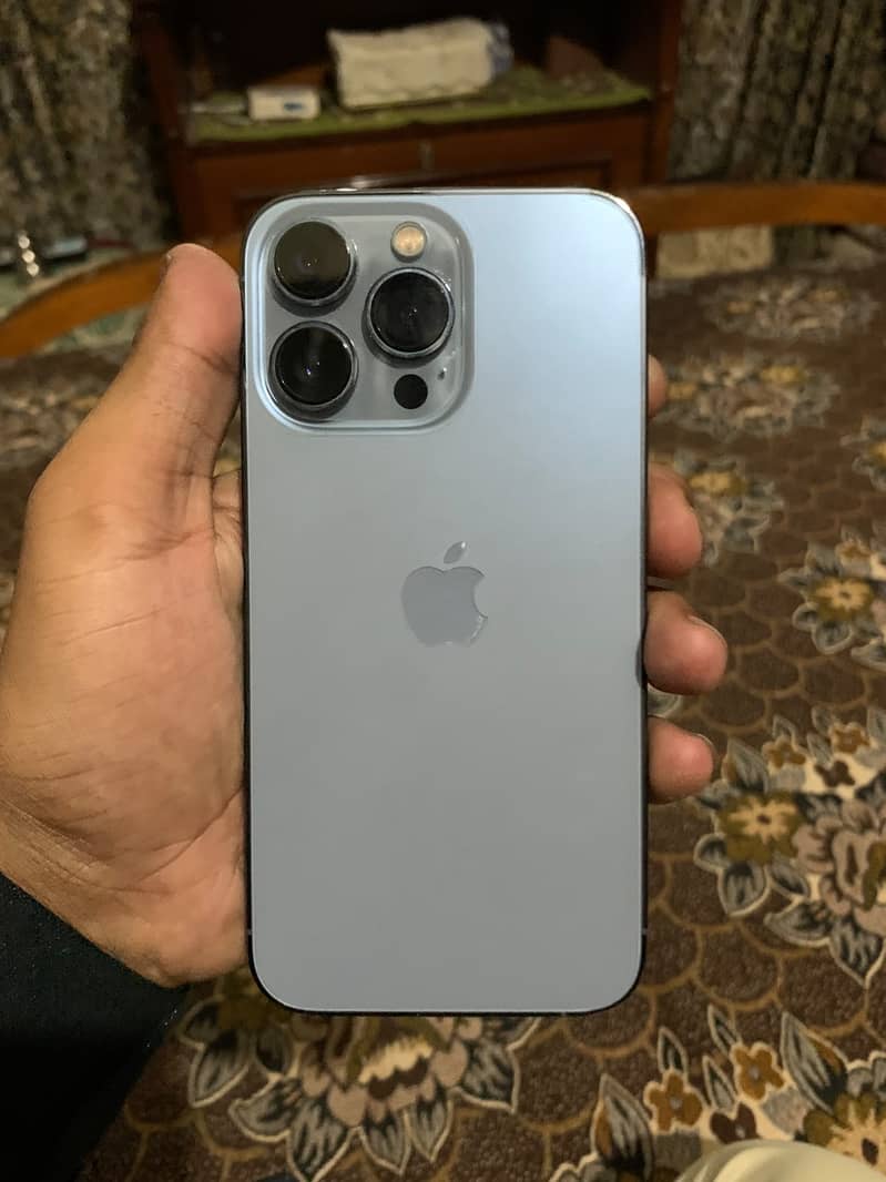 Apple iPhone 13 Pro 4