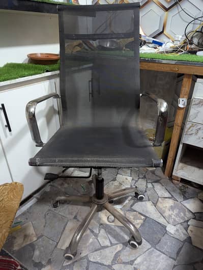 High-Back Mesh Office / Executive Chair with Chrome Frame & Wheels