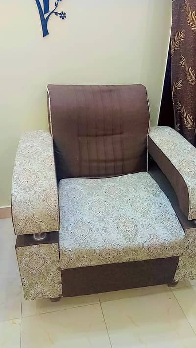 5 seatr sofa set call on 0335 1332456
