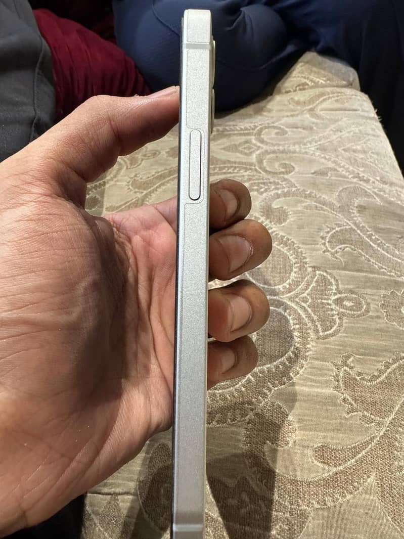 Apple iPhone 12 0