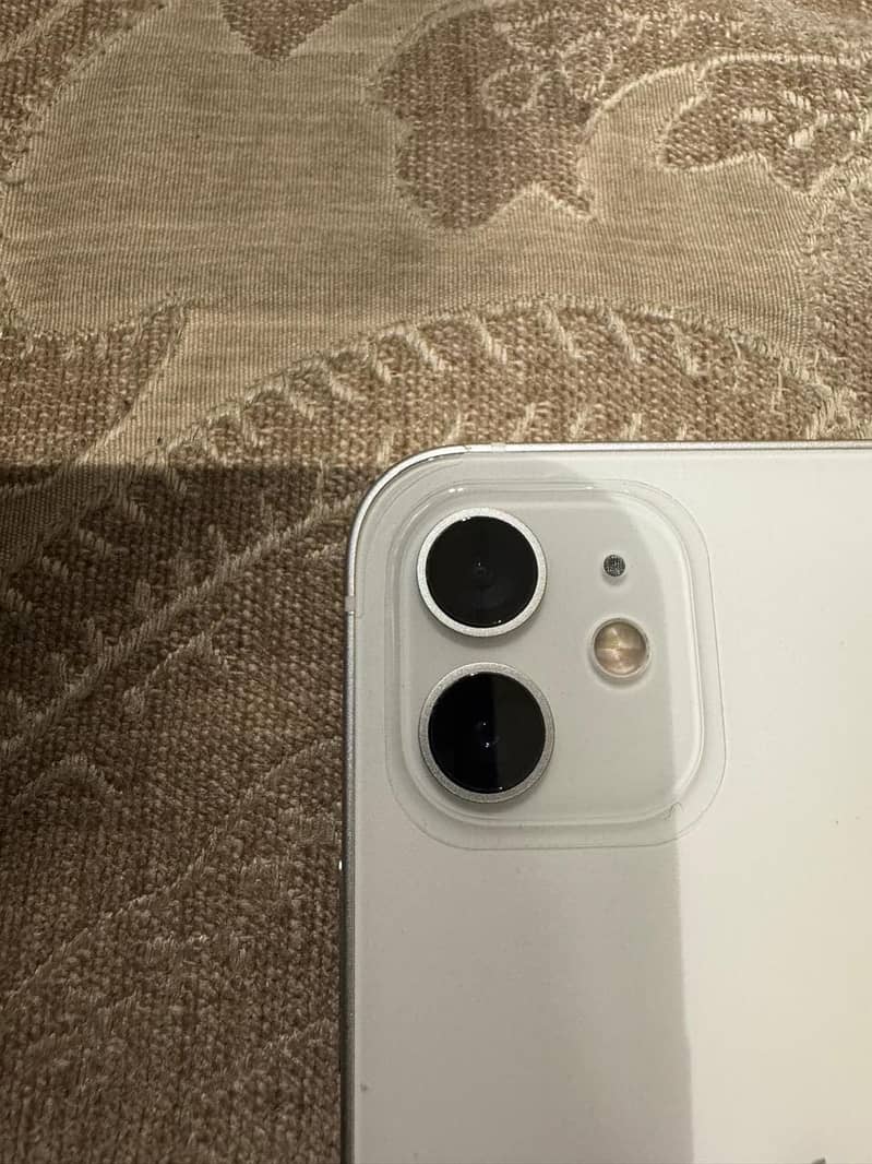 Apple iPhone 12 1