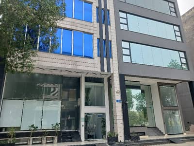 8 Marla Building At Excellent Location
