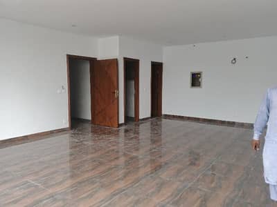 04 Marla Full Plaza DHA Phase 1 For Rent Excellent Location
