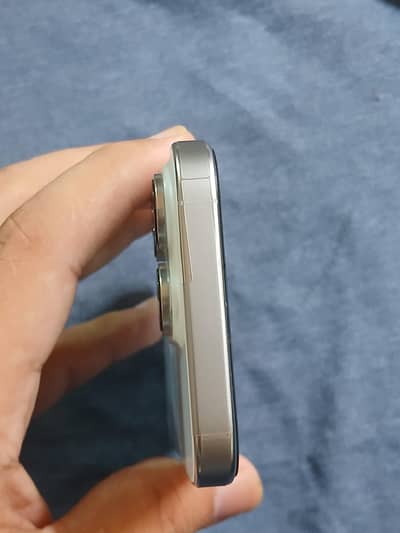 Apple iPhone 16 Pro