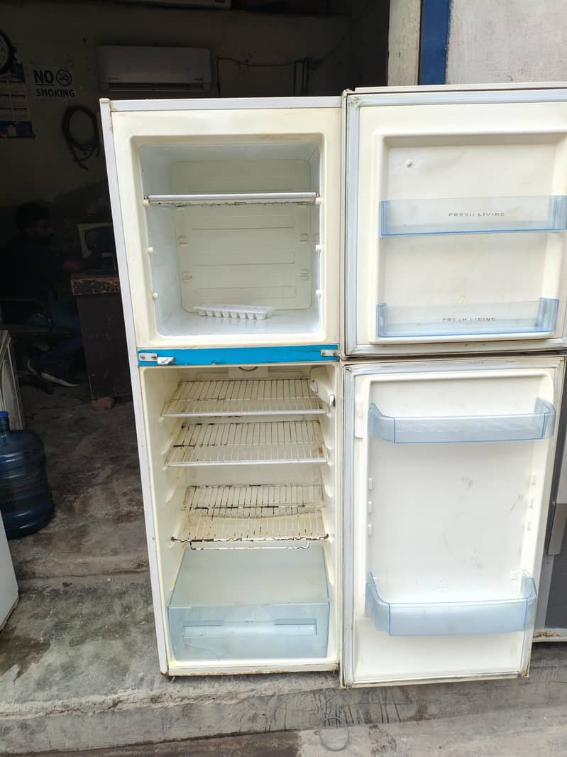 Refrigerator 0