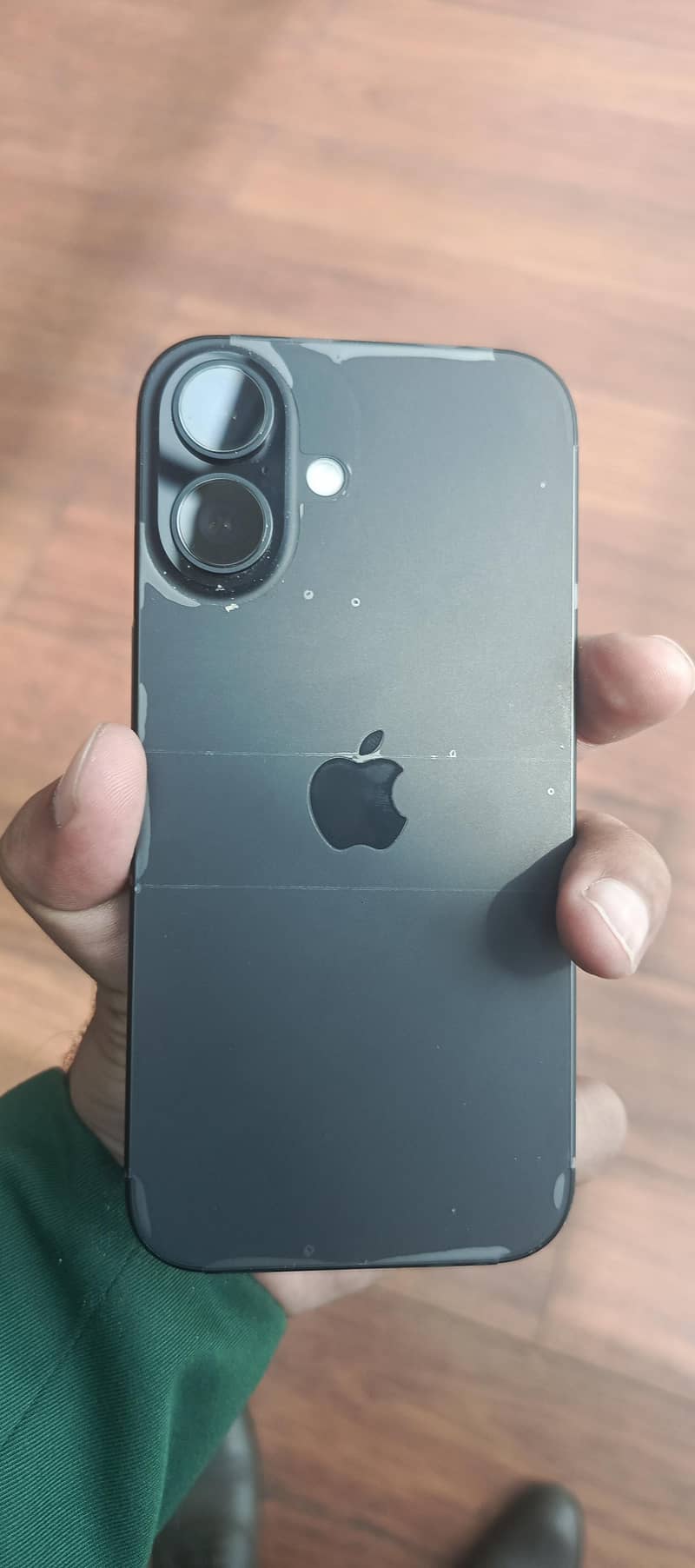 Apple iPhone 16 1