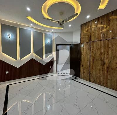 10 Marla Portion Available In Tulip Block Of Bahria Town Lahore