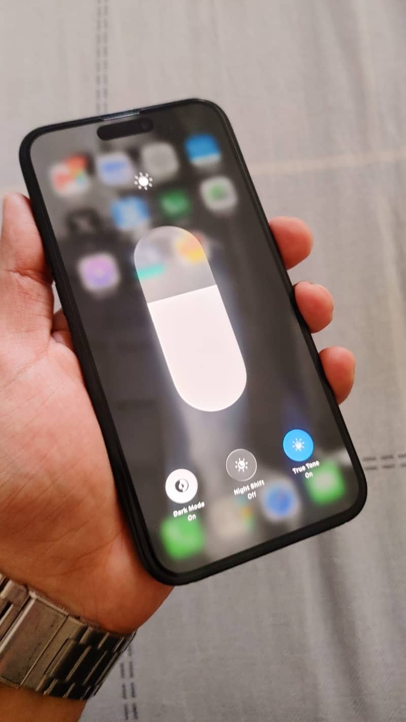 Apple iPhone 16 Plus 1