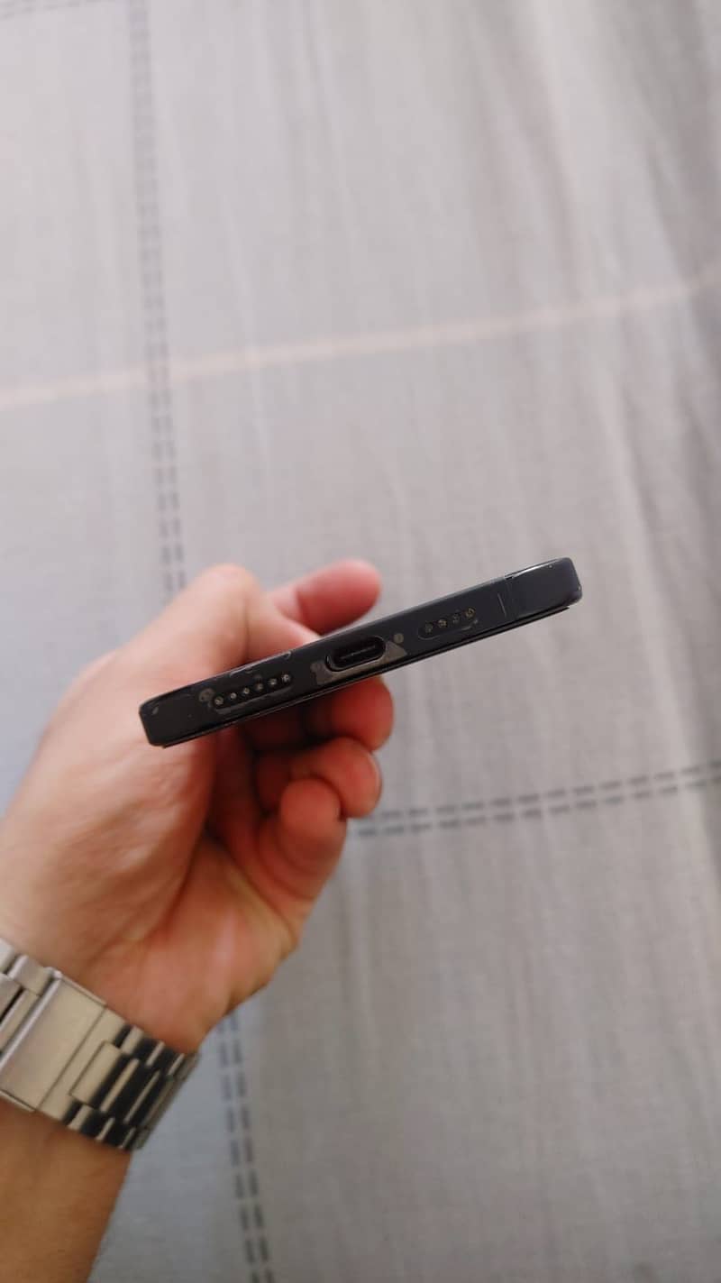 Apple iPhone 16 Plus 5