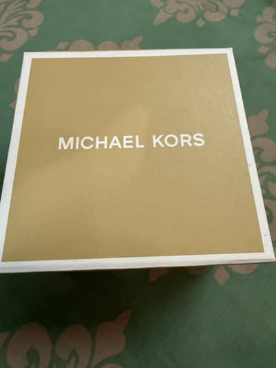 Michael Kors black /monogram bifold wall 45000