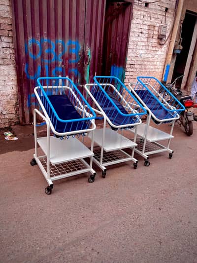 Hospital & Clinic Furniture / Medical Beds, Incubators, Trolleys