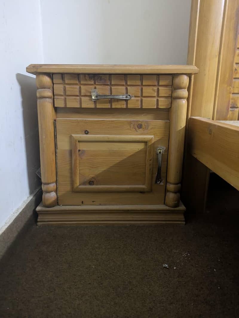 Double Bed 2 Side Tables 2