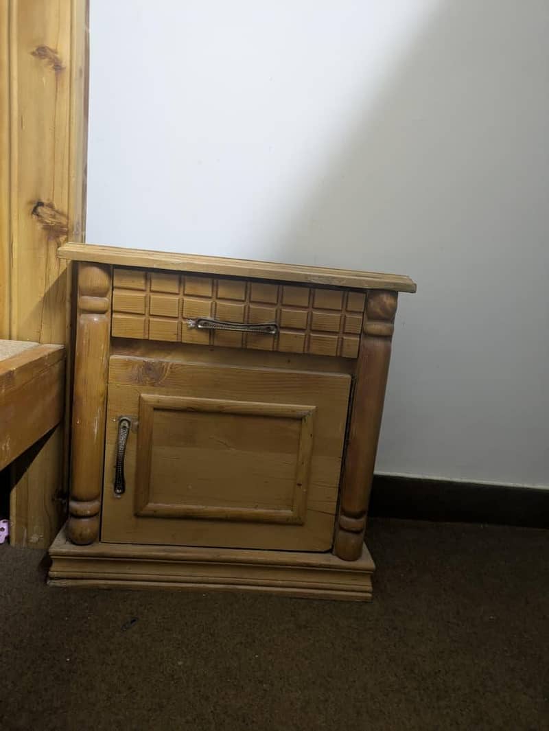 Double Bed 2 Side Tables 3