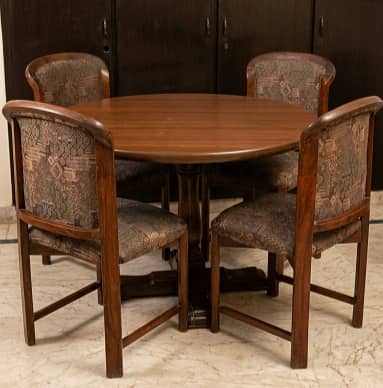Round Solid Wood Frame Dining Table with 4 Chairs