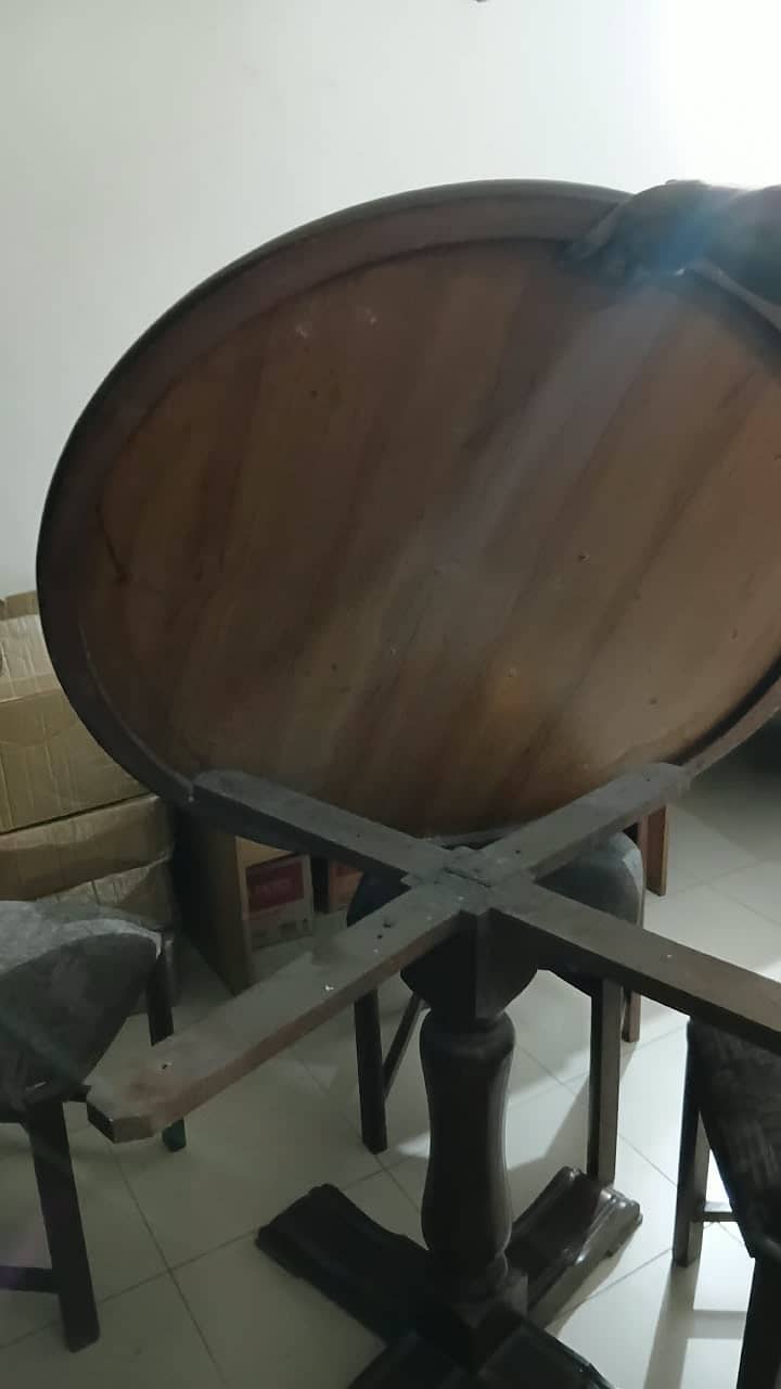 Round Solid Wood Frame Dining Table with 4 Chairs 2