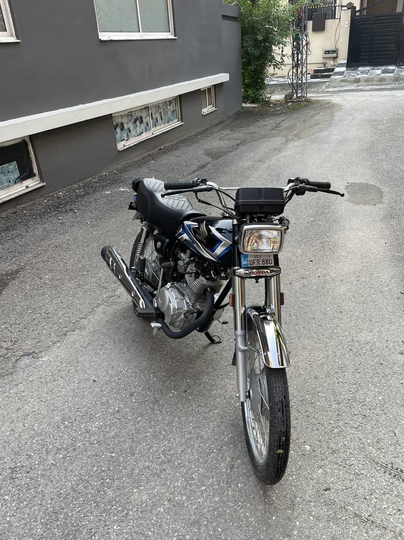 125 2025 model 1