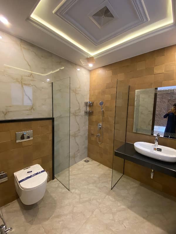 Upper Portion Available For Rent 7