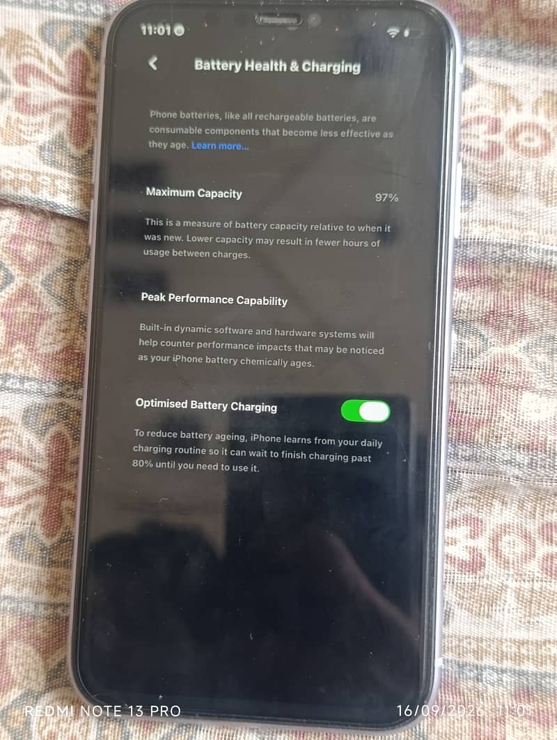 Apple iPhone 11 3