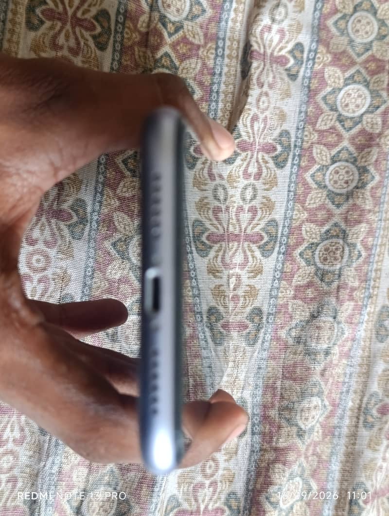 Apple iPhone 11 5