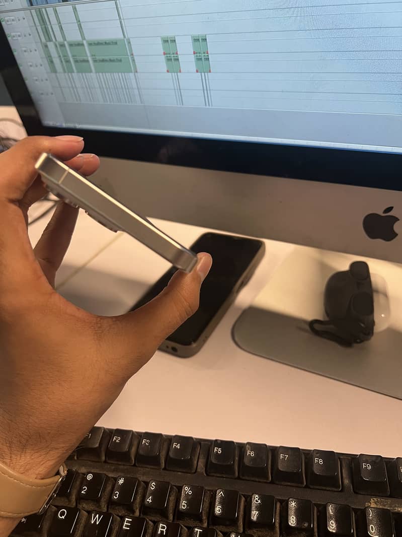 Apple iPhone 15 Pro Max 0