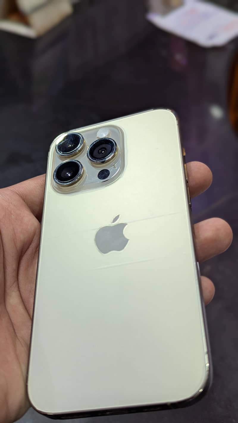 Apple iPhone 14 Pro 0