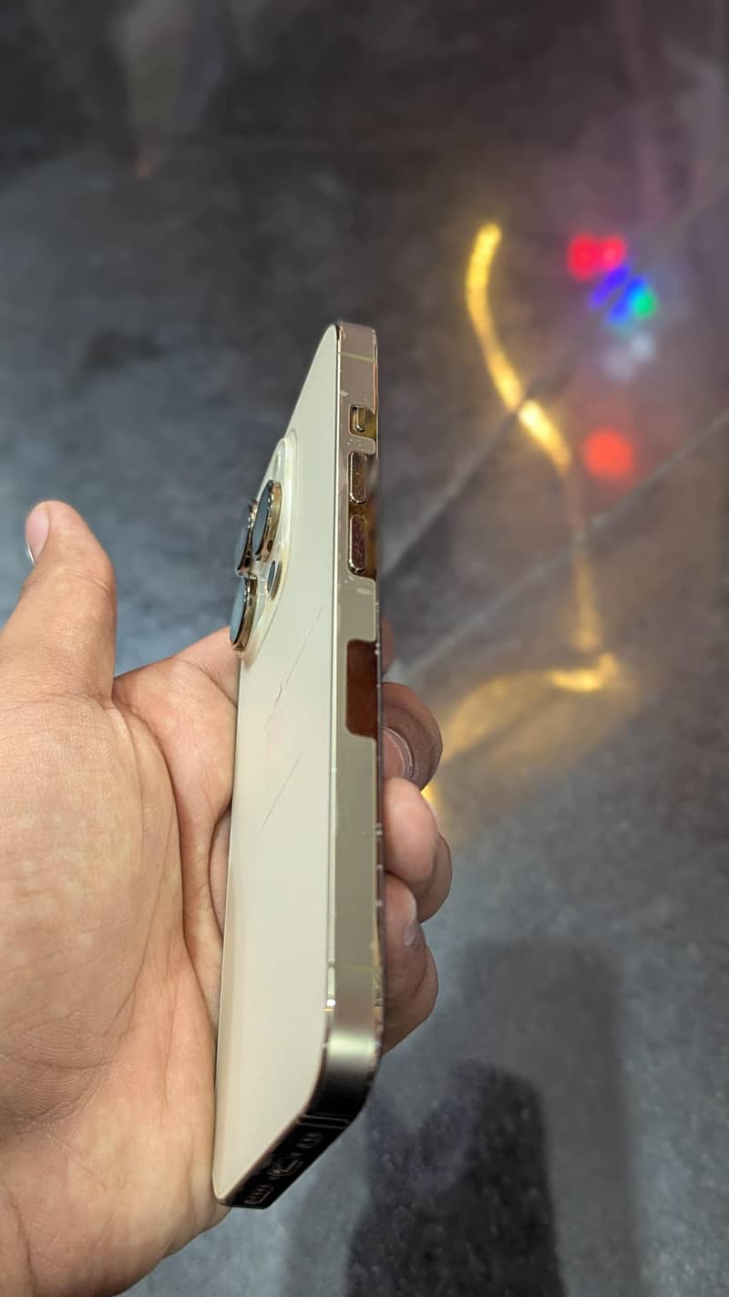 Apple iPhone 14 Pro 1