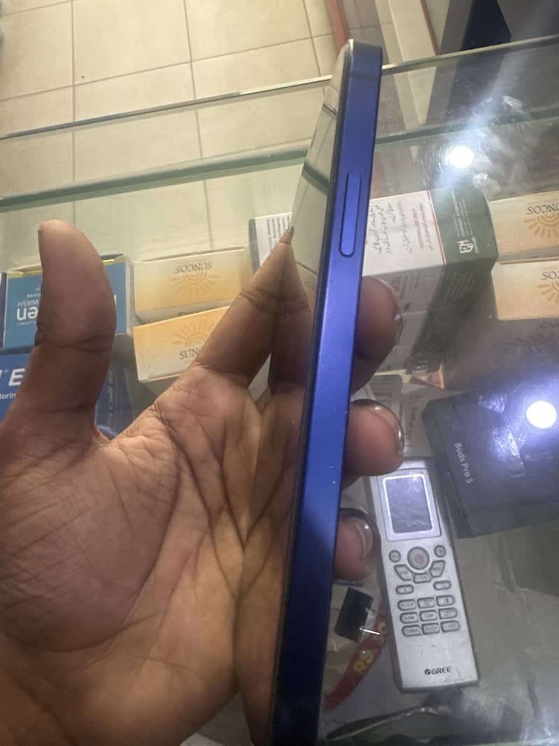 Apple iPhone 12 2