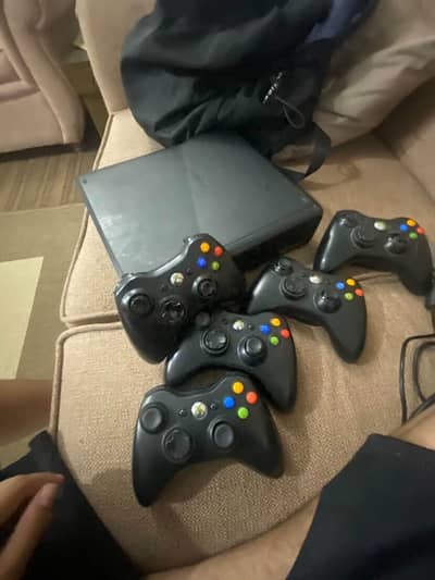 Xbox 360 Slim just like new