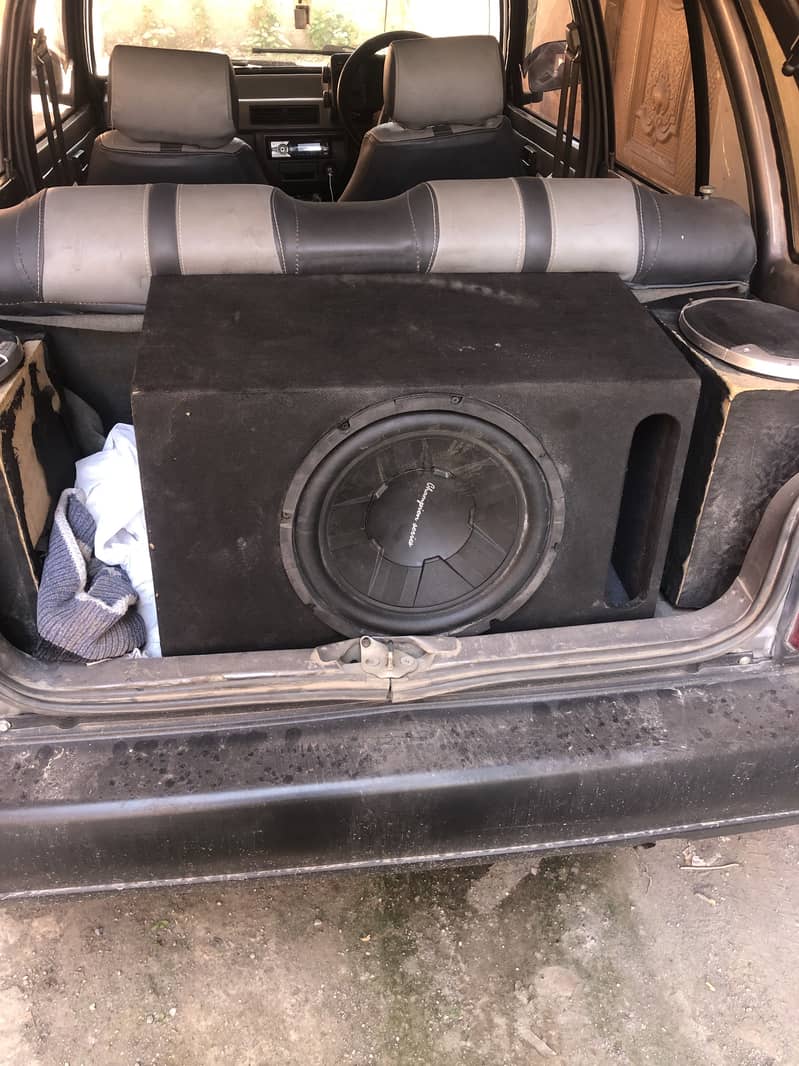Wooferr and amplifier 0