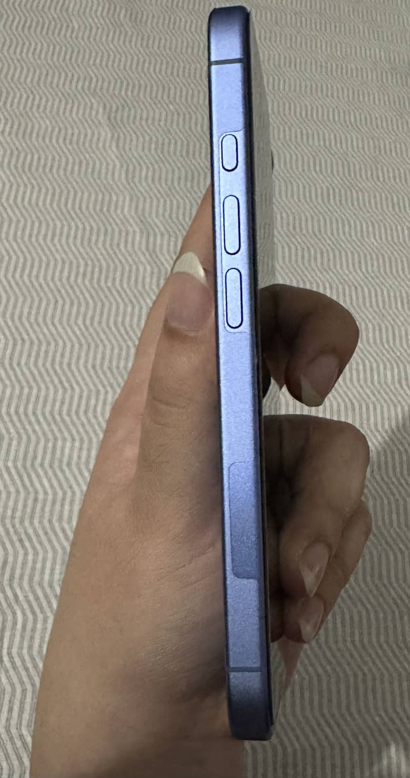 iPhone 16 (mint condition) 1
