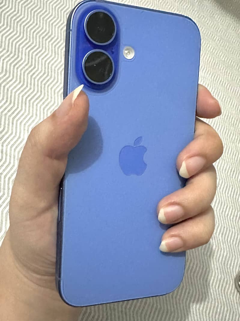 iPhone 16 (mint condition) 0