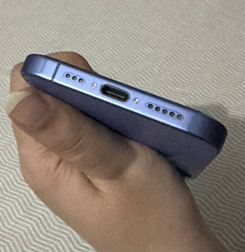 iPhone 16 (mint condition) 6