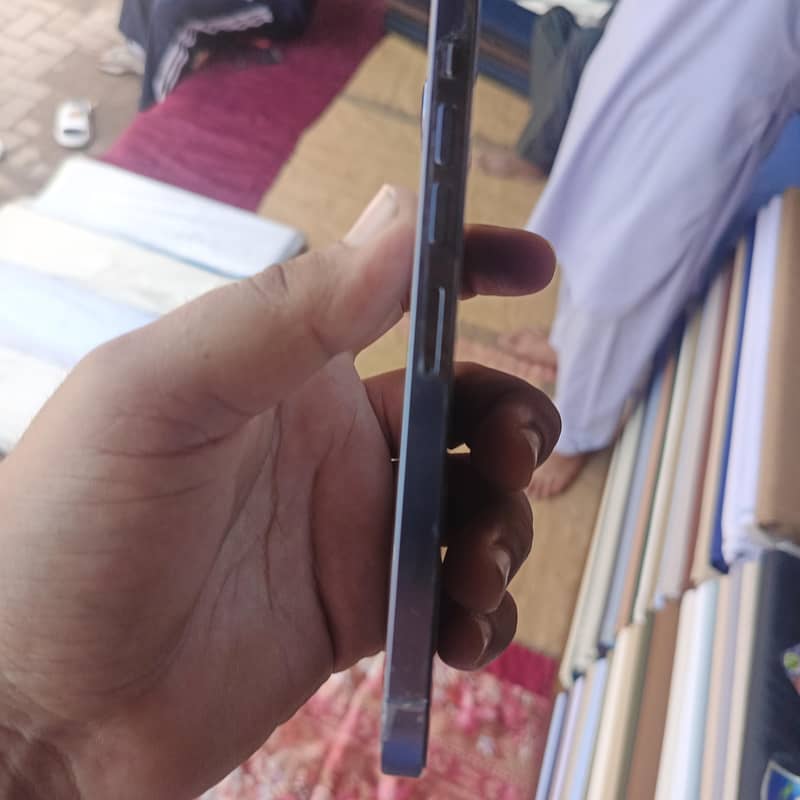 Apple iPhone 13 Pro Max 4