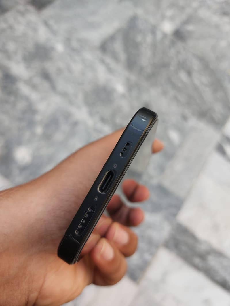 Apple iPhone 15 6