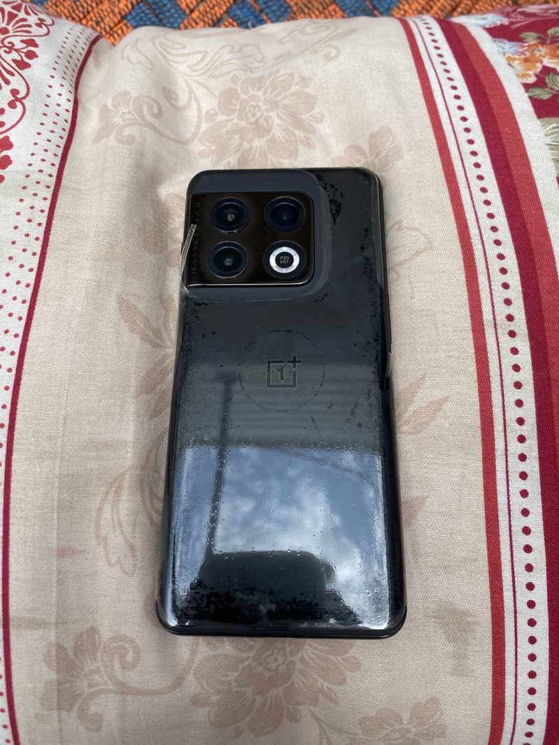 One Plus 10 Pro 4