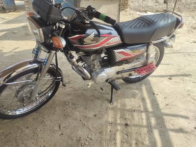 Honda 125 , black