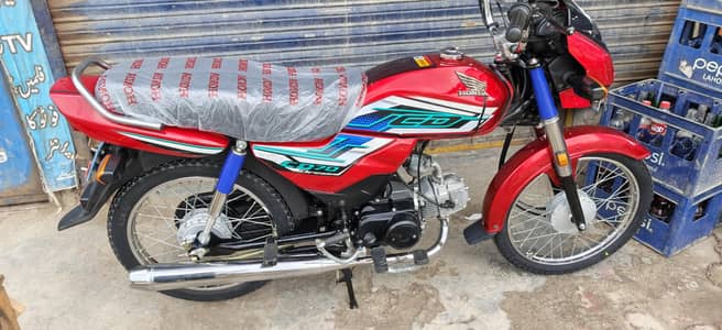 Honda CD dream showroom condition bike 03396464638%