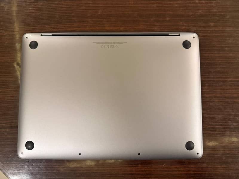 Macbook Pro M2 8/256 3