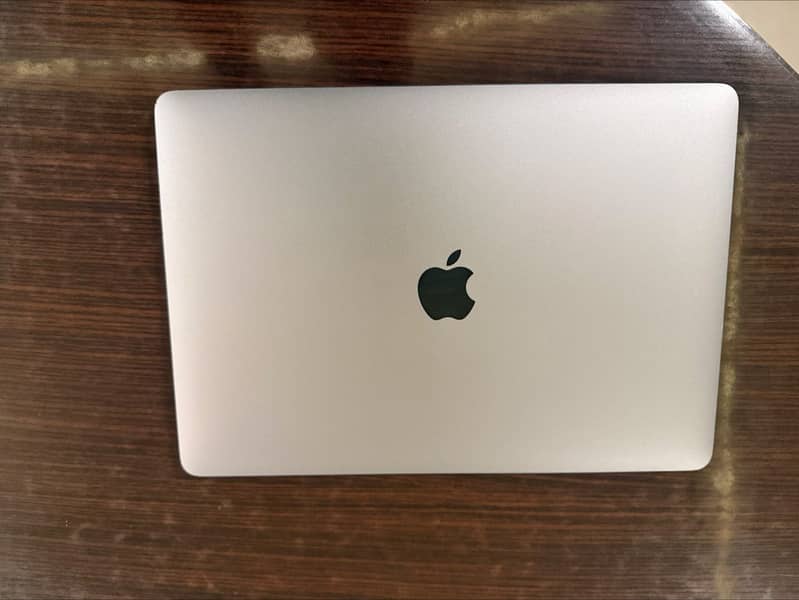 Macbook Pro M2 8/256 4