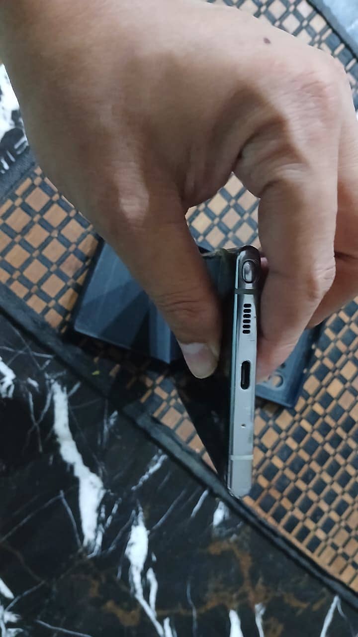 Samsung Mobile Note 10 Plus 3
