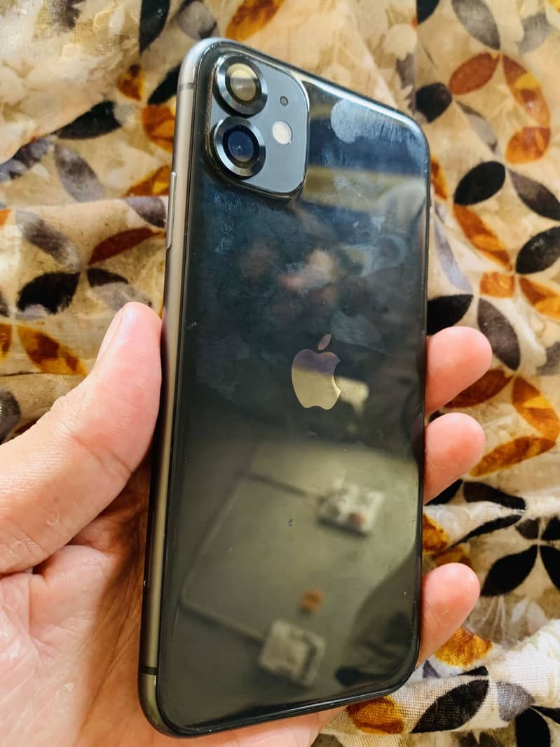 Apple iPhone 11 4