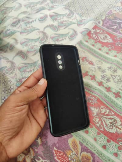 One Plus 6T 8/128 good camera and good gaming