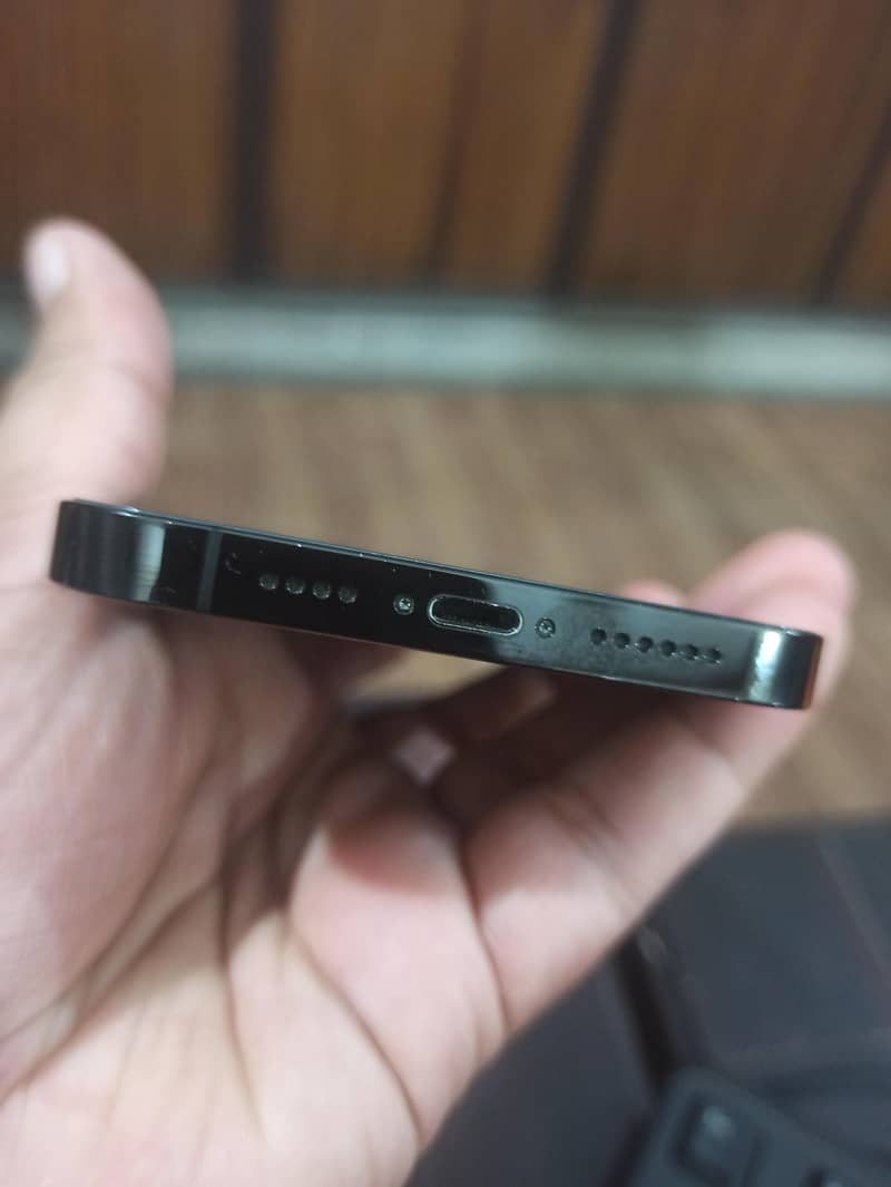Apple iPhone 14 Pro Max 4