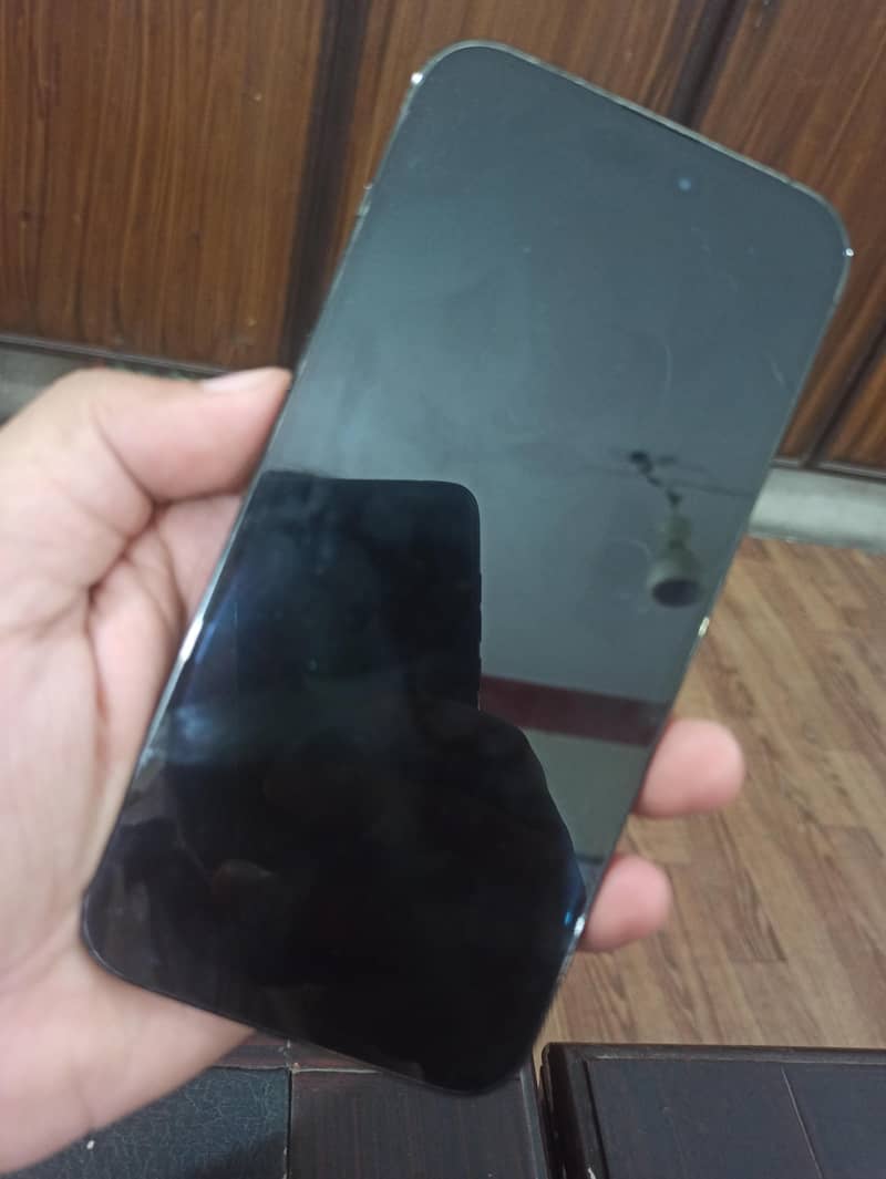 Apple iPhone 14 Pro Max 9